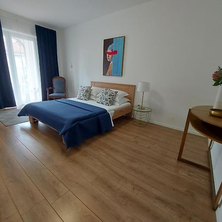 Apartments And Rooms Villa Dona Makarska Bagian luar foto
