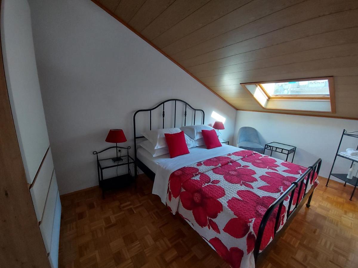 Apartments And Rooms Villa Dona Makarska Bagian luar foto