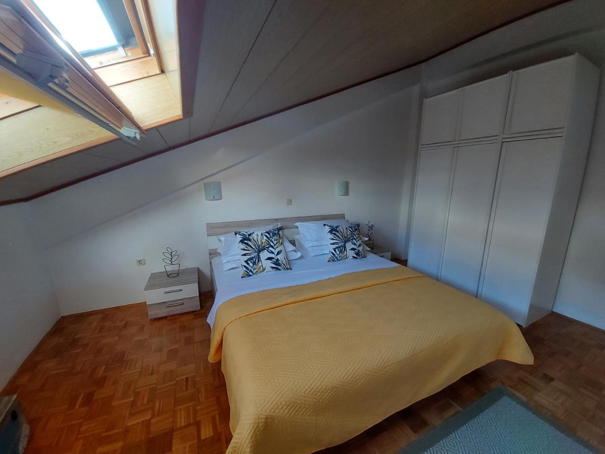 Apartments And Rooms Villa Dona Makarska Bagian luar foto
