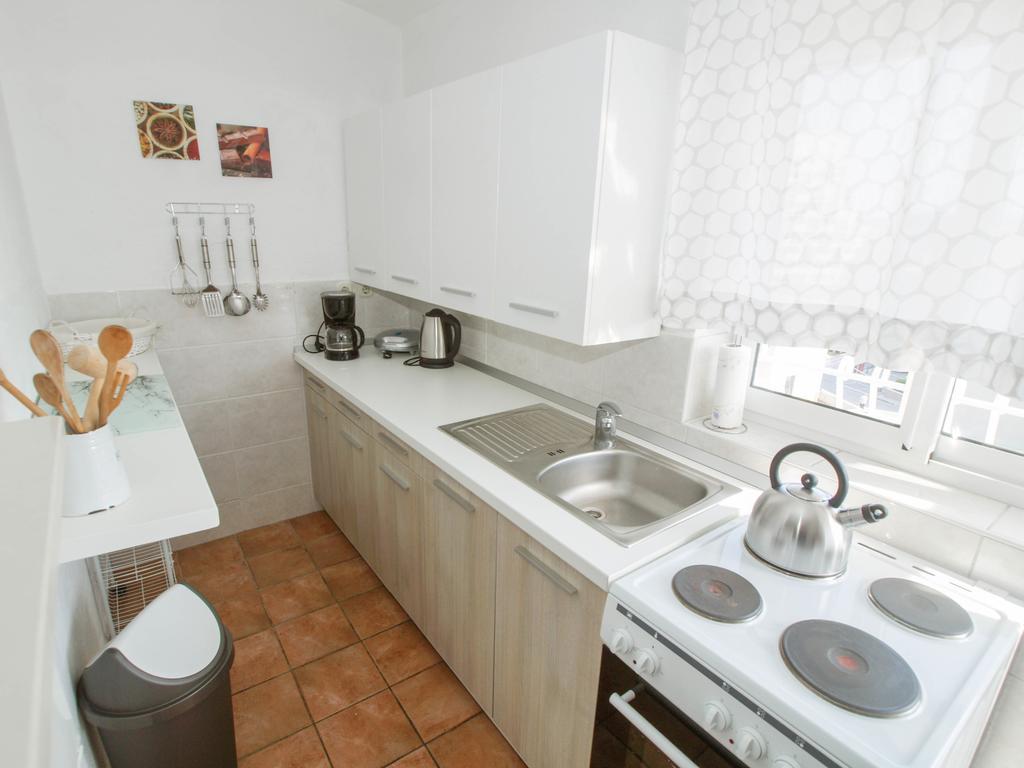 Apartments And Rooms Villa Dona Makarska Bagian luar foto