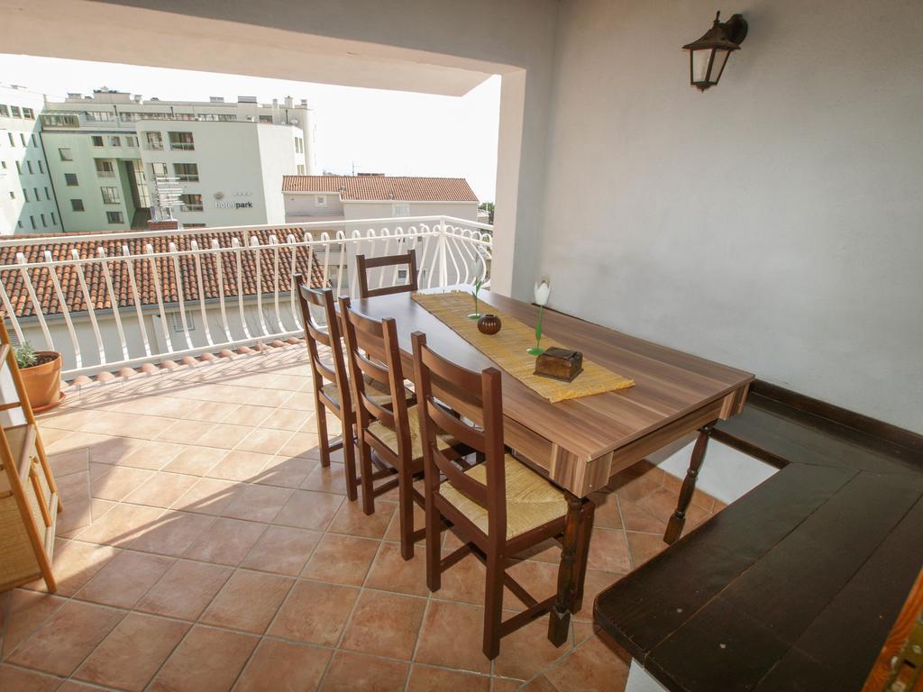 Apartments And Rooms Villa Dona Makarska Bagian luar foto