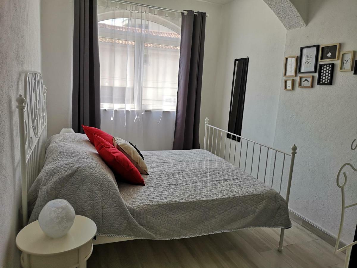 Apartments And Rooms Villa Dona Makarska Bagian luar foto