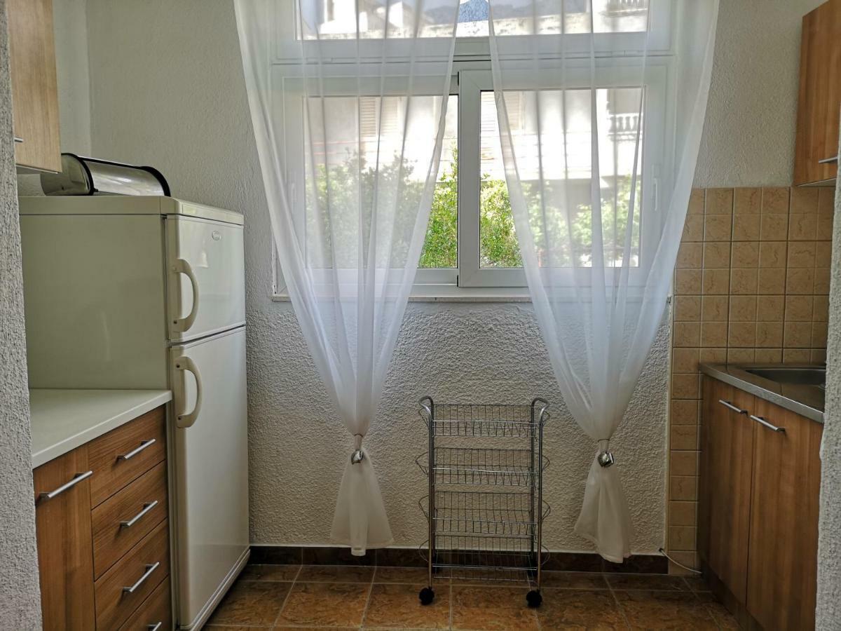Apartments And Rooms Villa Dona Makarska Bagian luar foto