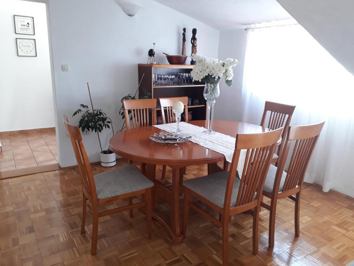 Apartments And Rooms Villa Dona Makarska Bagian luar foto