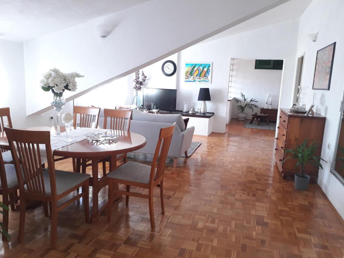 Apartments And Rooms Villa Dona Makarska Bagian luar foto
